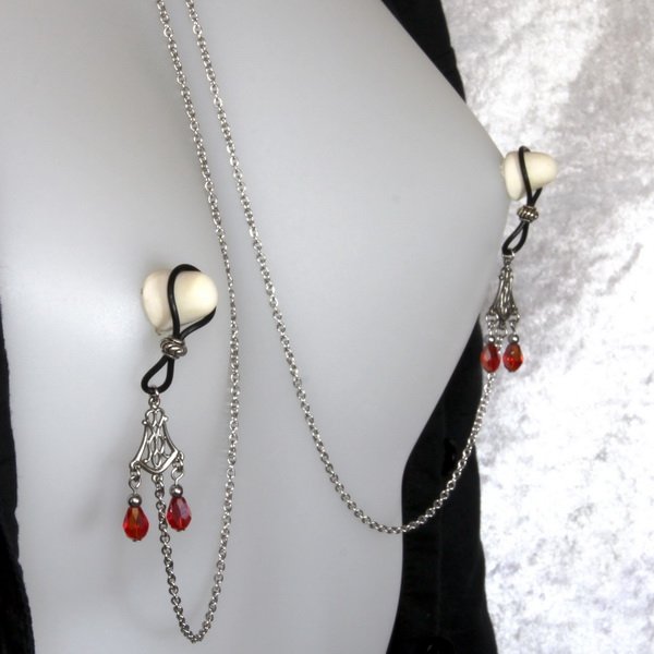 Bijoux pour seins sans piercing. Collier chaîne de seins perle de cristal de bohème rouge et hématite argent.