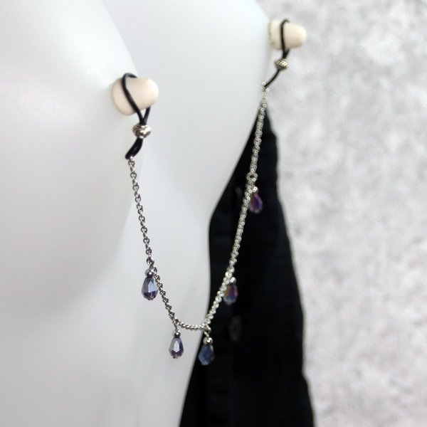 Bijoux pour seins sans piercing, Chaîne maille moyenne 5 pendants perles de cristal de bohème grise et hematite argent.