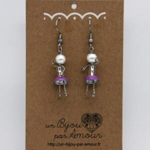 Boucles d’oreilles Petite poupée translucide et jupe violette