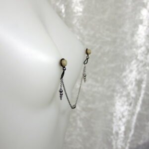 Bijoux pour seins sans piercing, Chaine maille moyenne, perlée avec pendants en perles d’acier inoxydable.