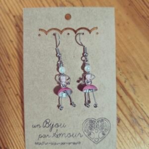 Boucles d’oreilles Petite poupée rose et jupe rose